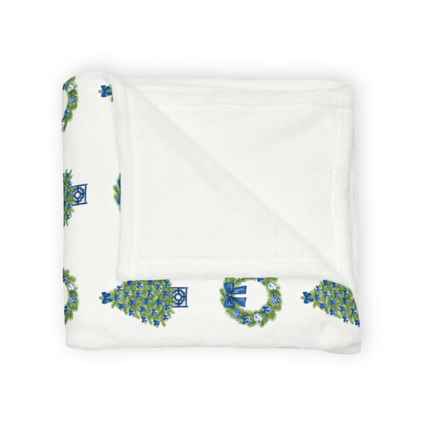 Chinoiserie Christmas Tree and Wreath Blanket - White