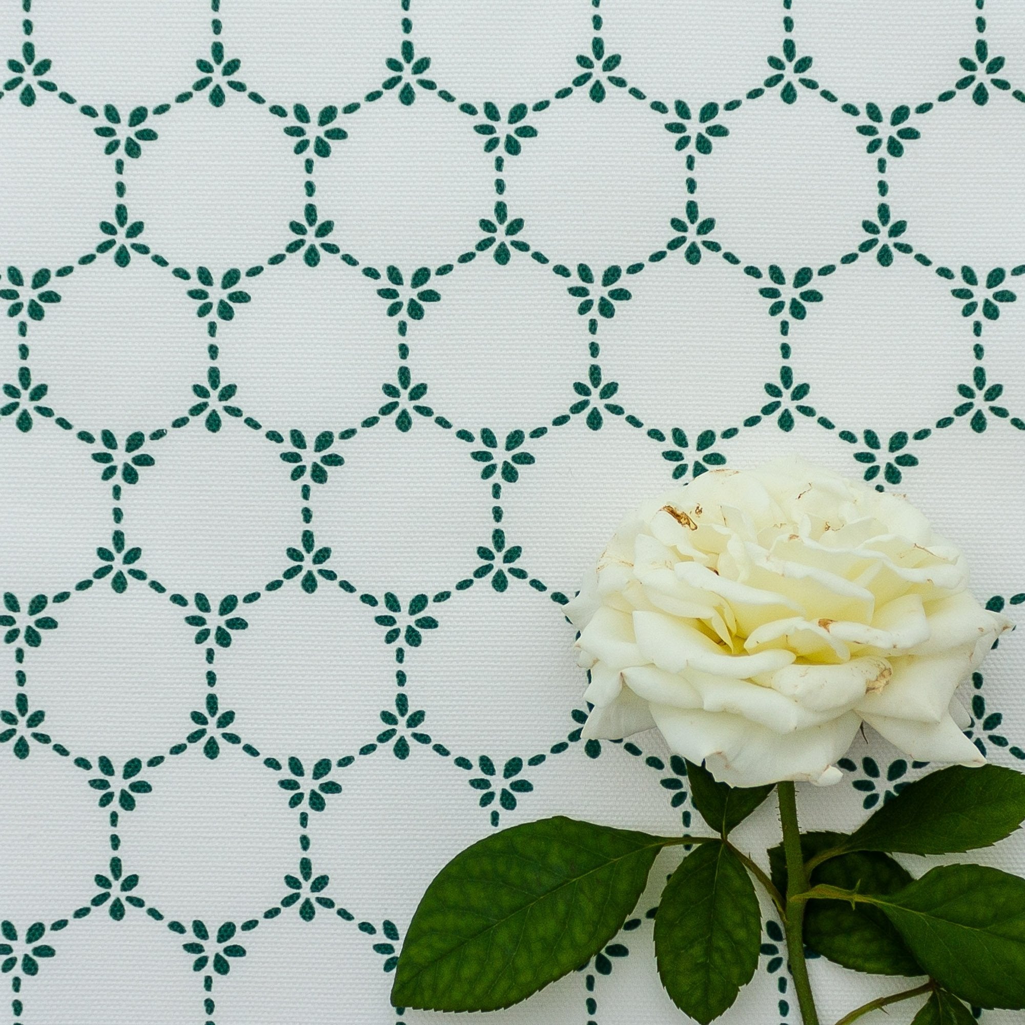 Daisy Chain Fabric - Leaf - Hydrangea Lane Home